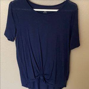 basic tee with added knot